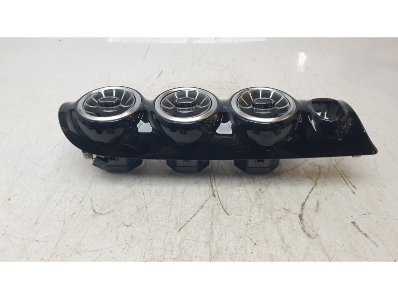 Recambio de aireador central para mercedes-benz cla-klasse (bm 118) cla 180 (118.384) referencia OEM IAM 1776809800  