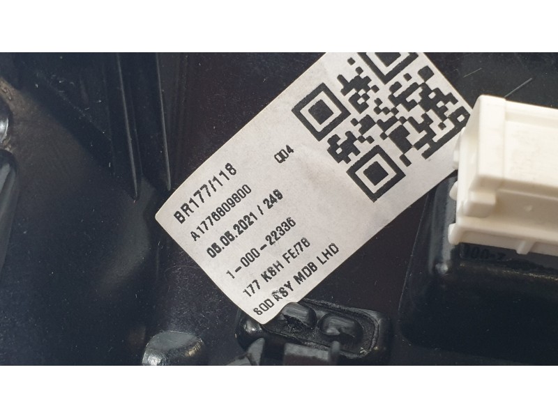 Recambio de aireador central para mercedes-benz cla-klasse (bm 118) cla 180 (118.384) referencia OEM IAM 1776809800  