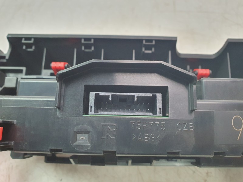 Recambio de mando climatizador para toyota c-hr hybrid active referencia OEM IAM 55900F4600  