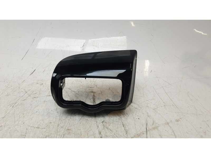 Recambio de moldura para mercedes-benz cla-klasse (bm 118) cla 180 (118.384) referencia OEM IAM A1776809700  