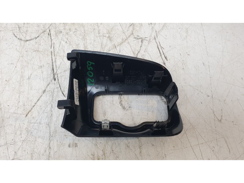 Recambio de moldura para mercedes-benz cla-klasse (bm 118) cla 180 (118.384) referencia OEM IAM A1776809700  