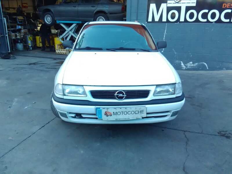 opel astra f berlina del año 1995