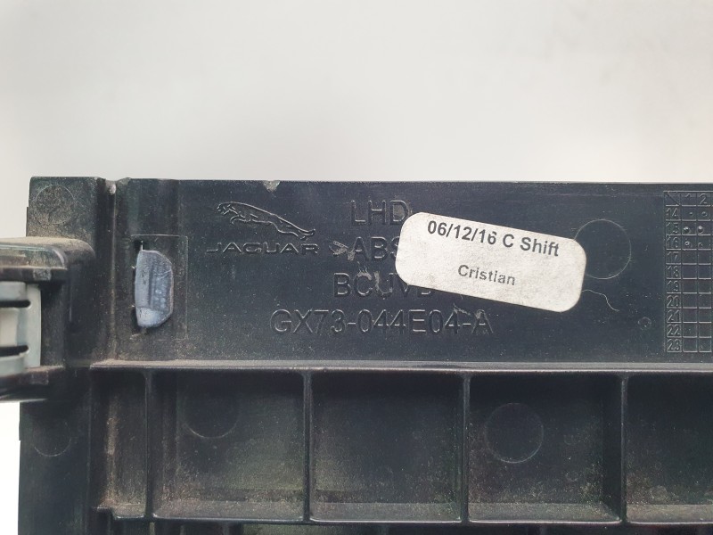 Recambio de moldura para jaguar f-pace 300 sport awd referencia OEM IAM GX73044E04A  