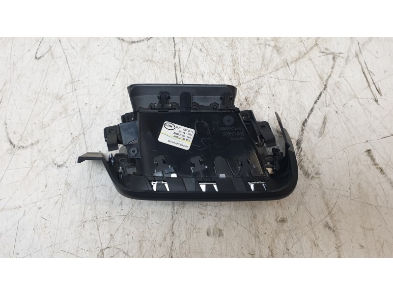 Recambio de aireador izquierdo para renault clio v intens referencia OEM IAM 687617532R  