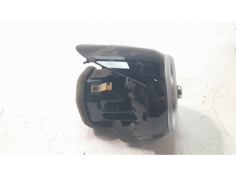 Recambio de aireador izquierdo para mg zs suv (azs1) 1.5 vti referencia OEM IAM 10262725  