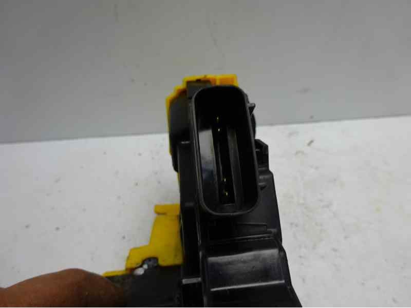 Recambio de cerradura puerta delantera derecha para kia cee´d drive referencia OEM IAM 81410A2100  