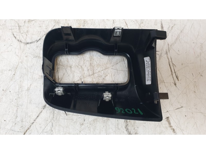 Recambio de moldura para mercedes-benz cla-klasse (bm 118) cla 250 e (118.385) referencia OEM IAM A1776809700  