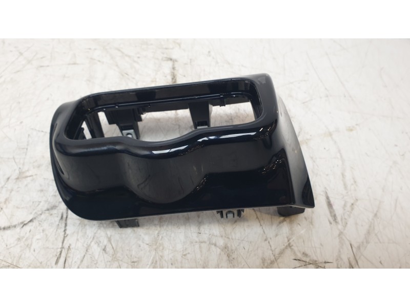 Recambio de moldura para mercedes-benz cla-klasse (bm 118) cla 250 e (118.385) referencia OEM IAM A1776809700  