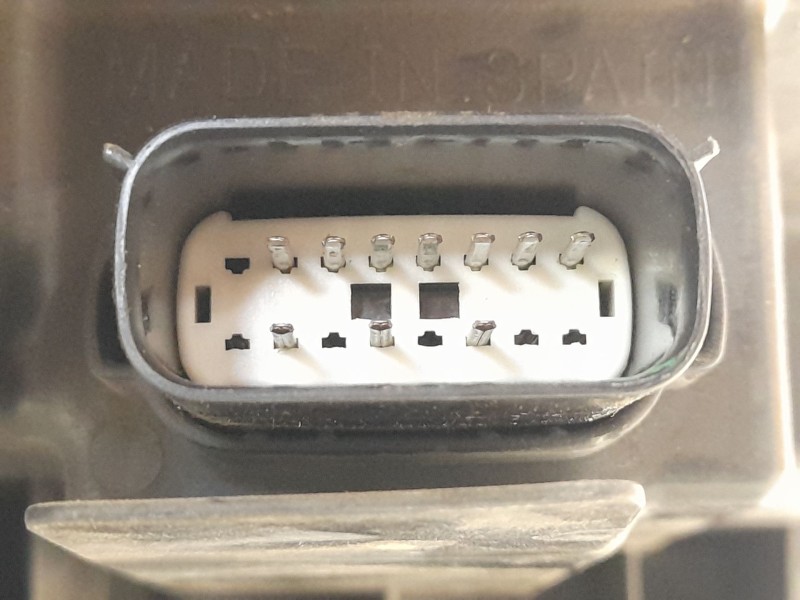 Recambio de faro izquierdo para ford kuga titanium referencia OEM IAM LV4B13E017AH  