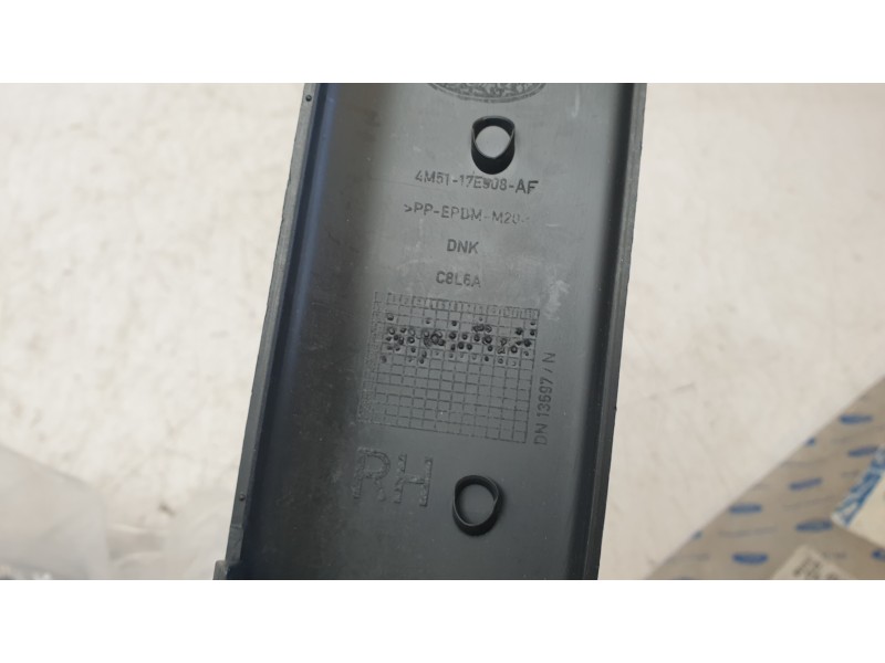 Recambio de moldura paragolpe delantera derecha para ford focus ii (da_, hcp, dp) 1.6 tdci referencia OEM IAM 1352835 107103625 