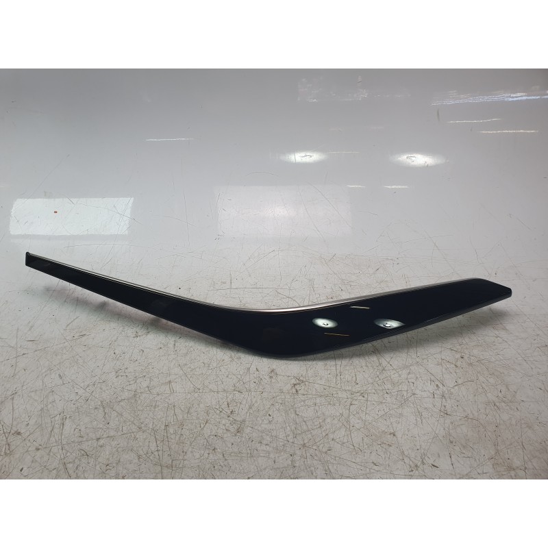 Recambio de moldura para toyota corolla station wagon (_e21_) 2.0 hybrid (mzeh12) referencia OEM IAM 7464602460  