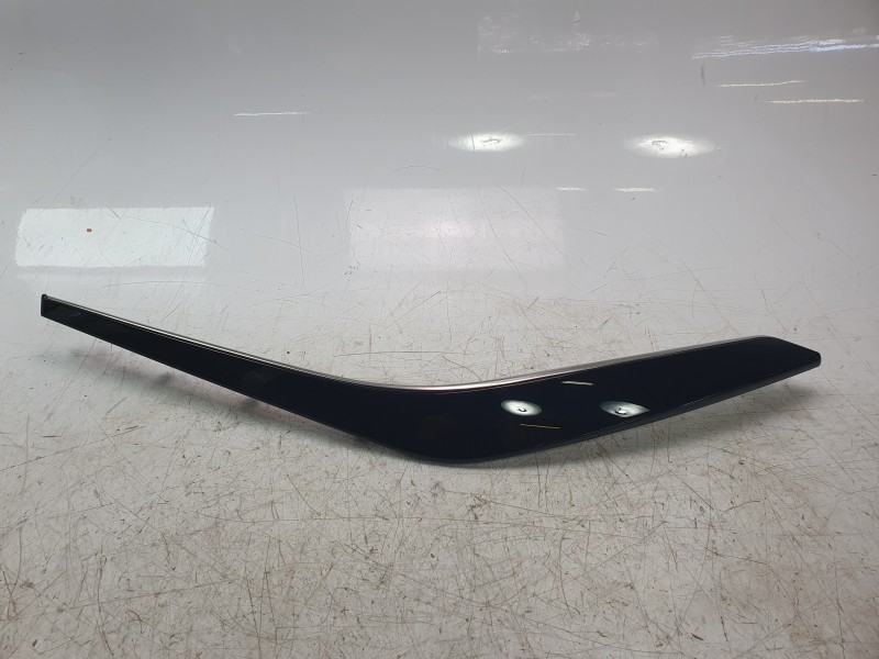 Recambio de moldura para toyota corolla station wagon (_e21_) 2.0 hybrid (mzeh12) referencia OEM IAM 7464602460  