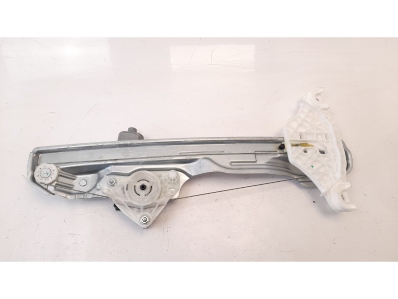 Recambio de elevalunas trasero derecho para hyundai kona 1.0 tgdi cat referencia OEM IAM 83402J9000  