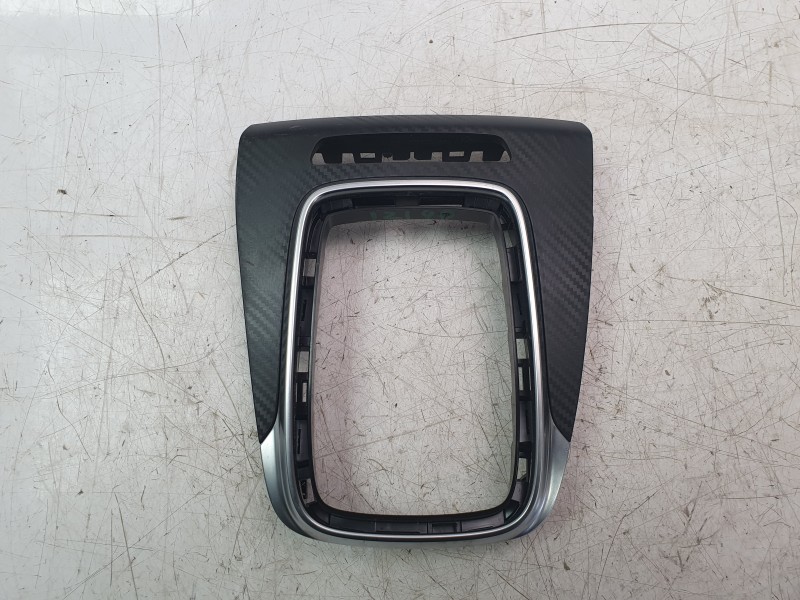 Recambio de moldura para mg zs comfort referencia OEM IAM 10681633  