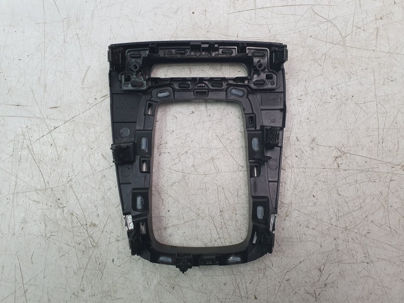 Recambio de moldura para mg zs comfort referencia OEM IAM 10681633  