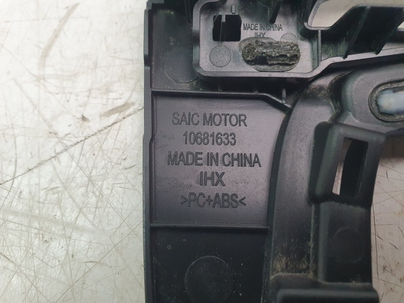 Recambio de moldura para mg zs comfort referencia OEM IAM 10681633  