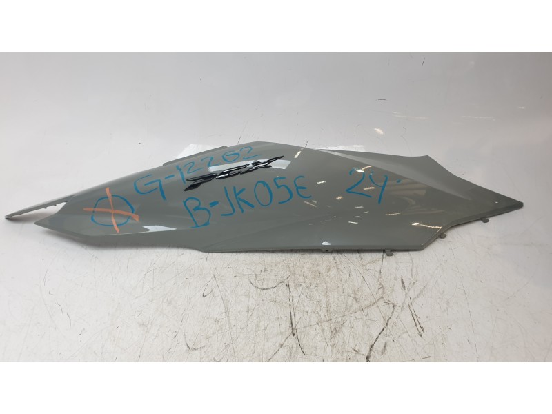 Recambio de moldura para honda pcx pcx 125 (jk05) referencia OEM IAM 83550K1YJ50ZL  