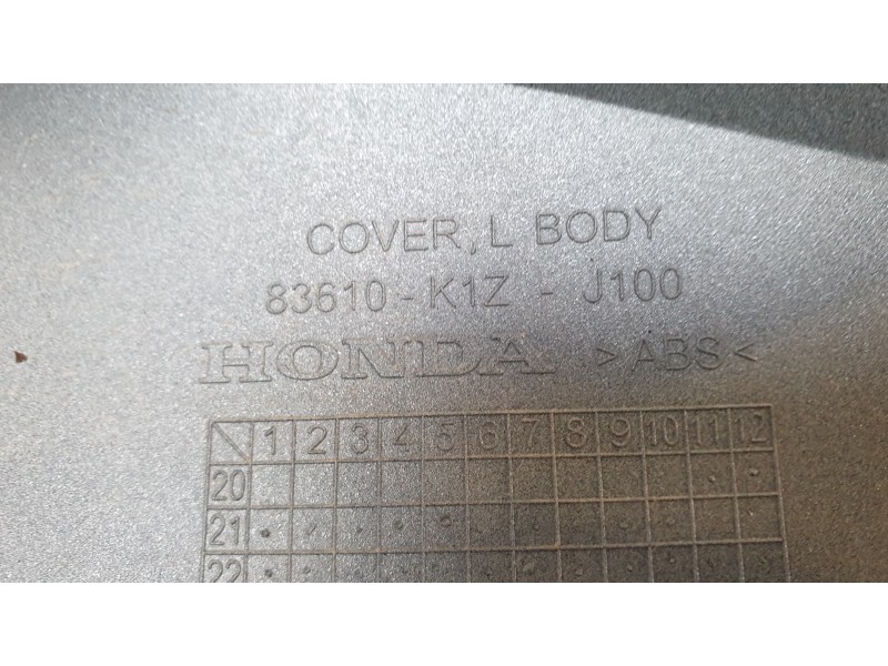 Recambio de moldura para honda pcx pcx 125 (jk05) referencia OEM IAM 83610K1ZJ100  