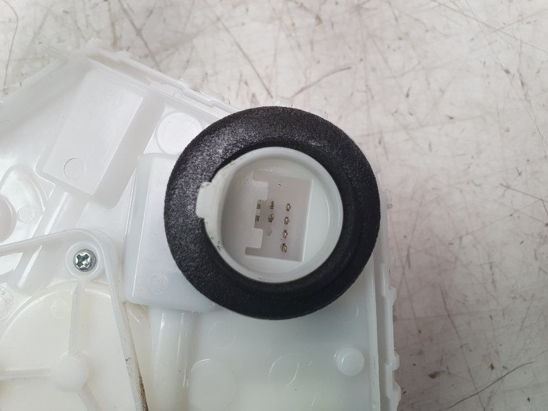 Recambio de cerradura puerta trasera derecha para mazda 3 sedán (bp) evolution referencia OEM IAM J23A417BCJH  