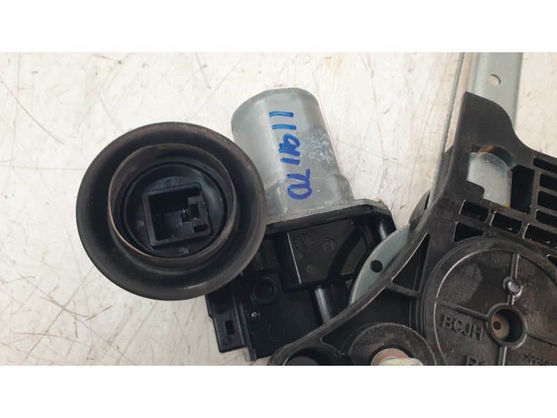 Recambio de elevalunas trasero derecho para mazda 3 sedán (bp) evolution referencia OEM IAM BCJH72590A  