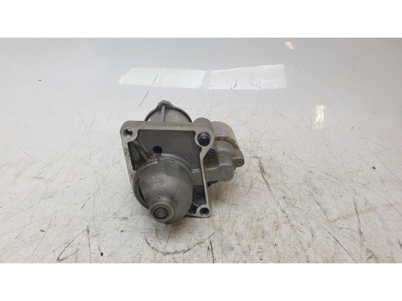 Recambio de motor arranque para opel crossland x / crossland (p17, p2qo) 1.2 (75) referencia OEM IAM 9830507480  ARF960001