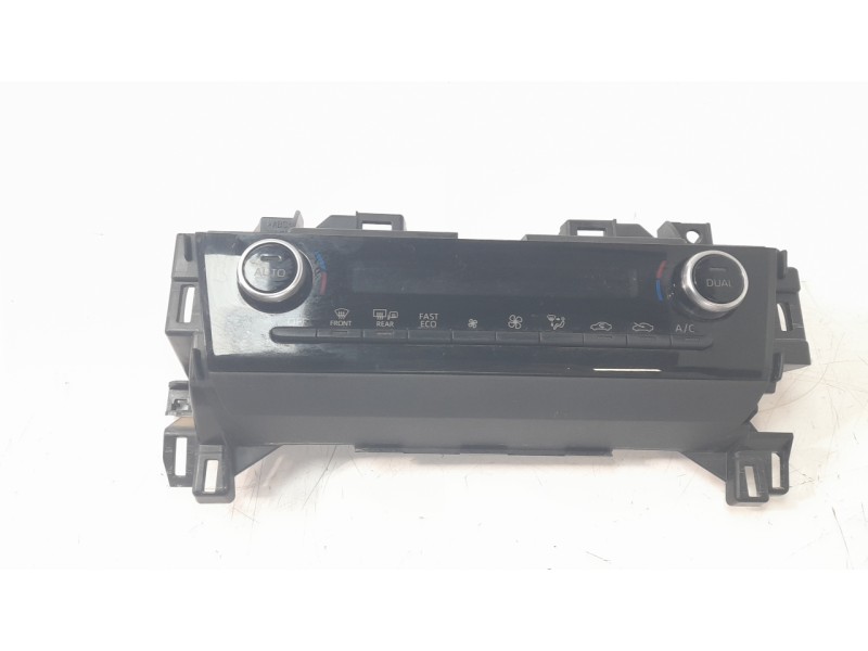 Recambio de mando climatizador para toyota yaris cross hybrid 2wd active tech referencia OEM IAM 559000DC70  