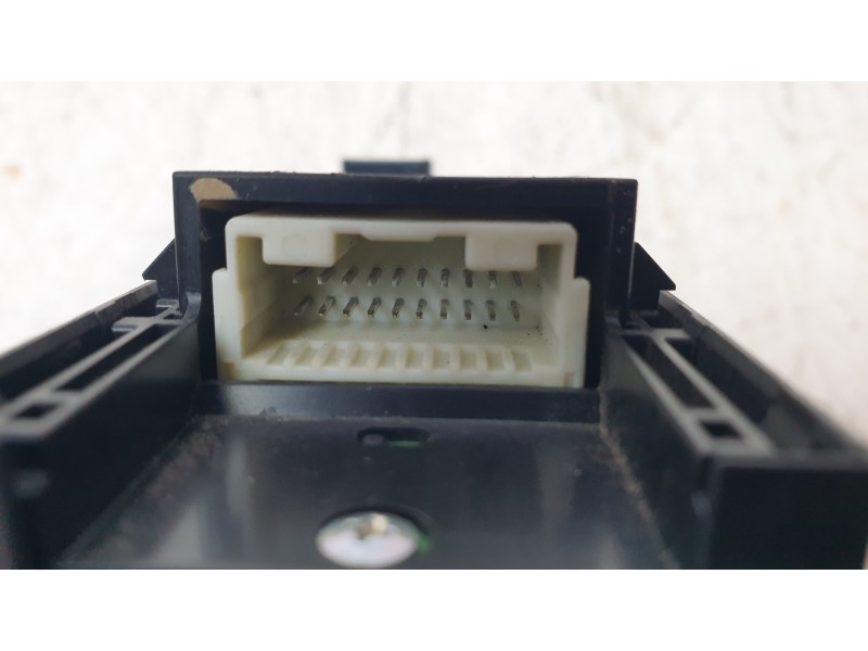 Recambio de mando elevalunas delantero izquierdo para toyota yaris cross hybrid 2wd active tech referencia OEM IAM 8404002550  