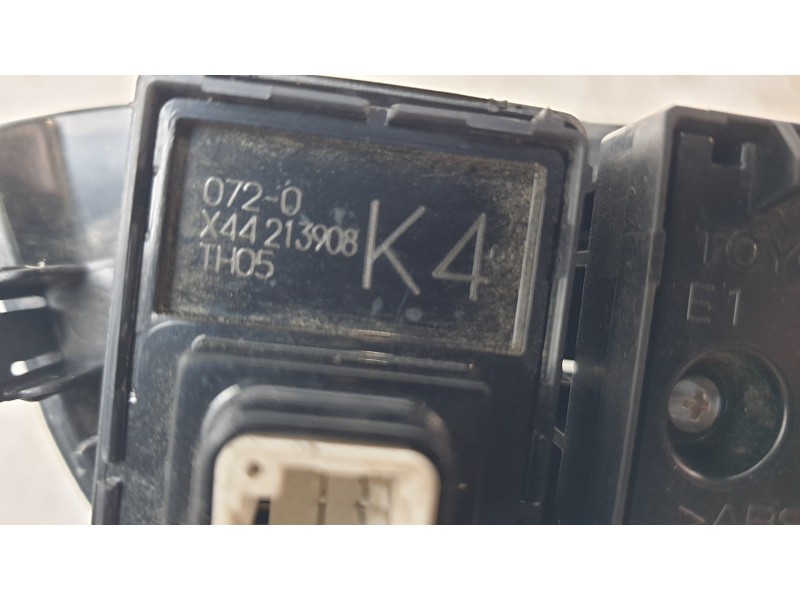 Recambio de mando elevalunas delantero izquierdo para toyota yaris cross hybrid 2wd active tech referencia OEM IAM 8404002550  