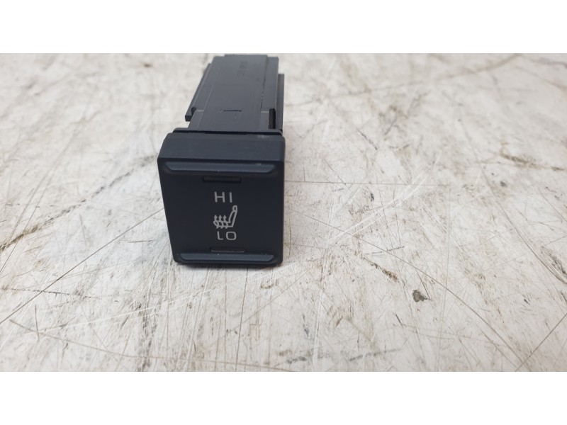 Recambio de interruptor para toyota yaris cross hybrid 2wd active tech referencia OEM IAM 191962  