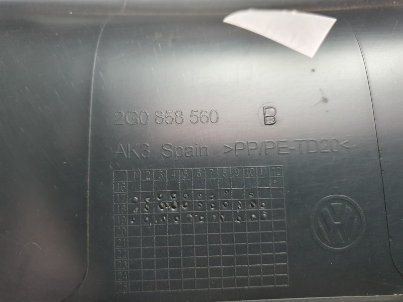 Recambio de moldura para volkswagen t-cross (c11, d31) 1.0 tsi referencia OEM IAM 2GM858417H 2G0858560 