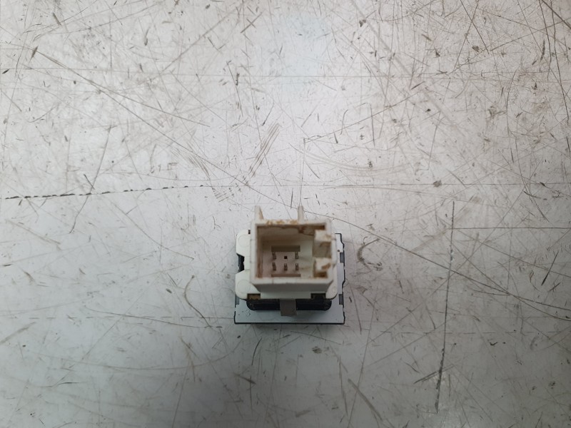 Recambio de interruptor para volkswagen amarok referencia OEM IAM 2H6919281A  