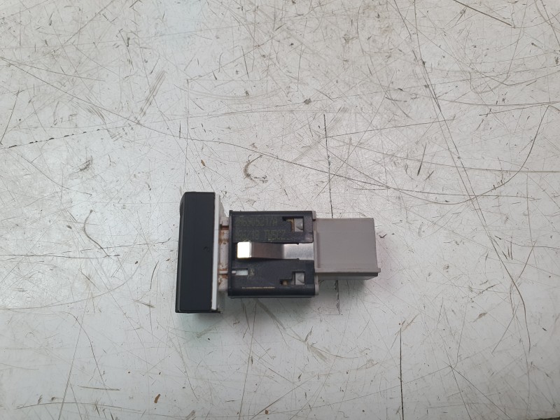 Recambio de interruptor para volkswagen amarok referencia OEM IAM 2H6905217A  