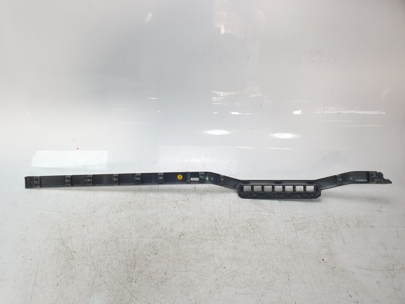 Recambio de moldura para volkswagen amarok referencia OEM IAM 2H3857116Q  