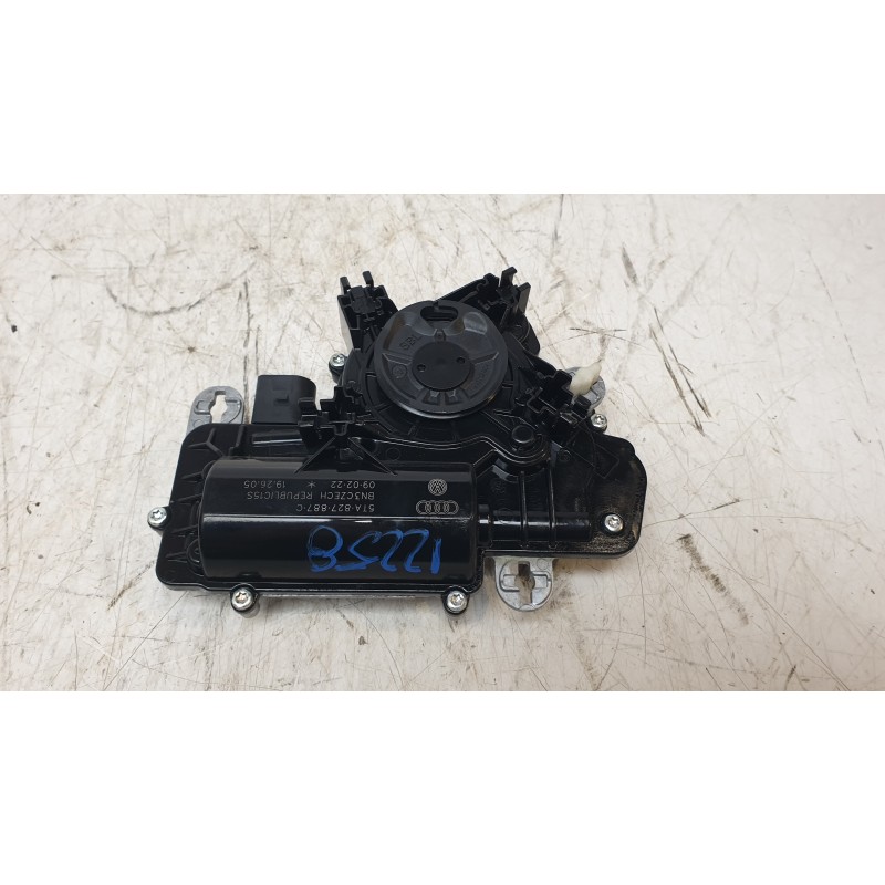 Recambio de motor cierre centralizado porton para audi q3 sportback (f3n) 35 tdi referencia OEM IAM 5TA827887C  