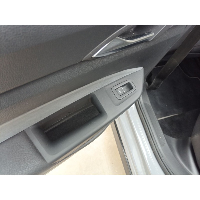Recambio de mando elevalunas trasero izquierdo para volkswagen golf viii variant (cg5, db5) 2.0 tdi referencia OEM IAM   