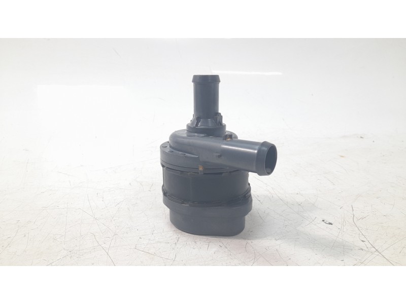 Recambio de bomba agua para volvo xc60 ii (246) b4 mild-hybrid referencia OEM IAM 8888569690  