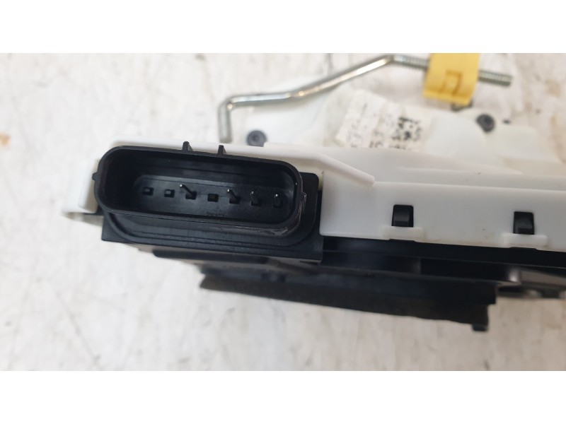 Recambio de cerradura puerta trasera izquierda para mg zs suv (azs1) 1.5 vti referencia OEM IAM 10845782  