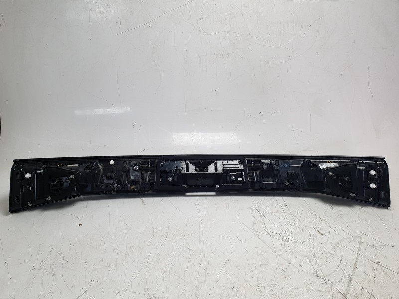 Recambio de piloto trasero central para volkswagen taigo taigo referencia OEM IAM 2G7945093  