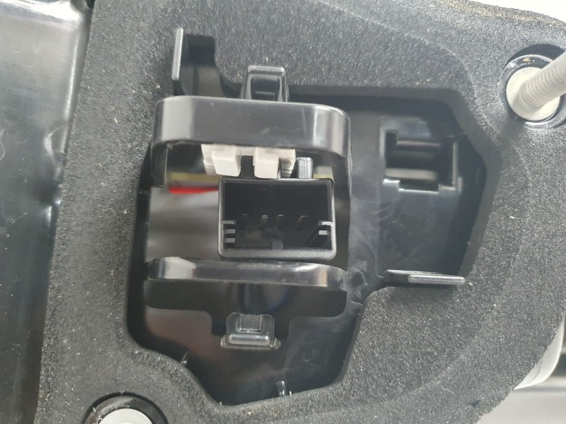 Recambio de piloto trasero central para volkswagen taigo taigo referencia OEM IAM 2G7945093  