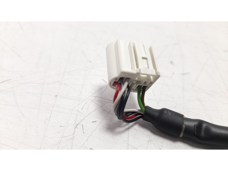 Recambio de retrovisor izquierdo para toyota yaris hybrid active referencia OEM IAM 879400D590 1059082012 TY3287324P