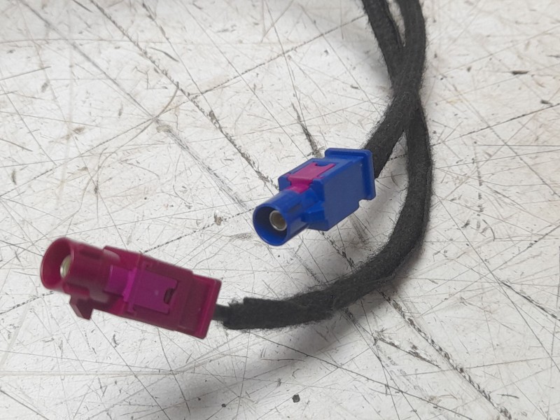 Recambio de antena para maserati levante suv (m161) 3.0 d q4 referencia OEM IAM 673005984  