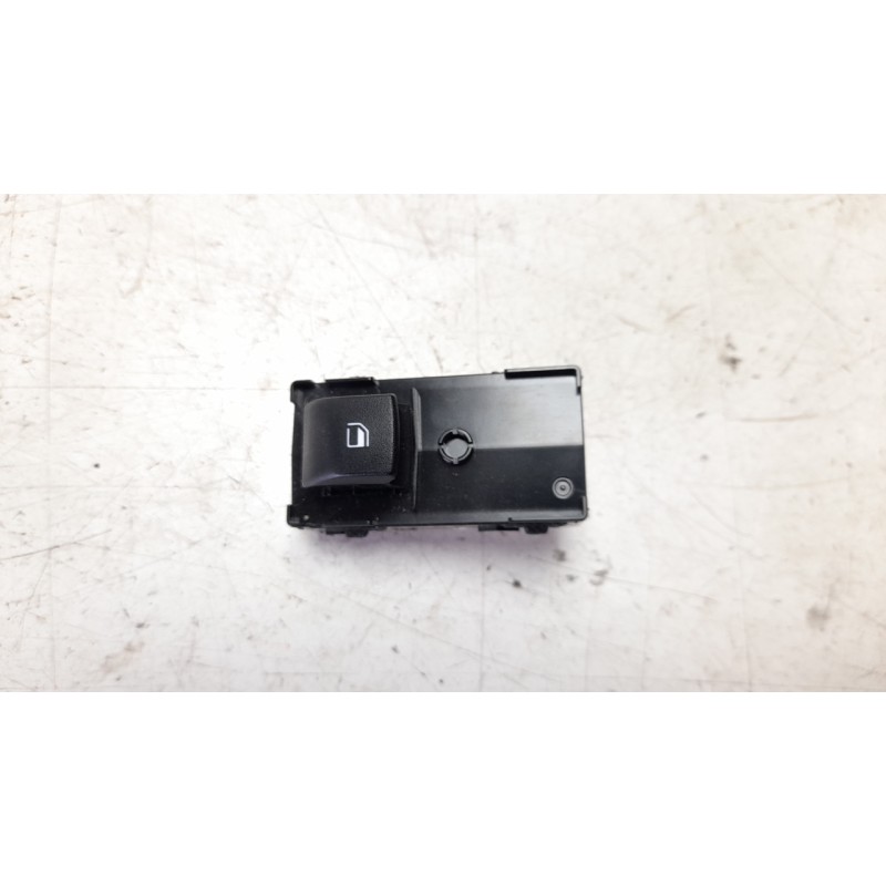 Recambio de mando elevalunas trasero derecho para kia sportage v (nq5) 1.6 t-gdi referencia OEM IAM 93581R2000  