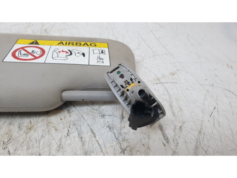 Recambio de parasol derecho para maserati levante suv (m161) 3.0 d q4 referencia OEM IAM 670047387  