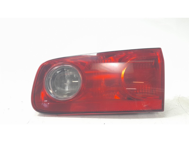 Recambio de piloto trasero derecho interior para renault laguna ii (bg0/1_) 1.6 16v (bg1g, bg1h) referencia OEM IAM 8200002476  