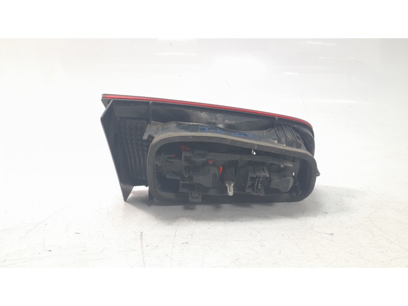 Recambio de piloto trasero derecho interior para renault laguna ii (bg0/1_) 1.6 16v (bg1g, bg1h) referencia OEM IAM 8200002476  
