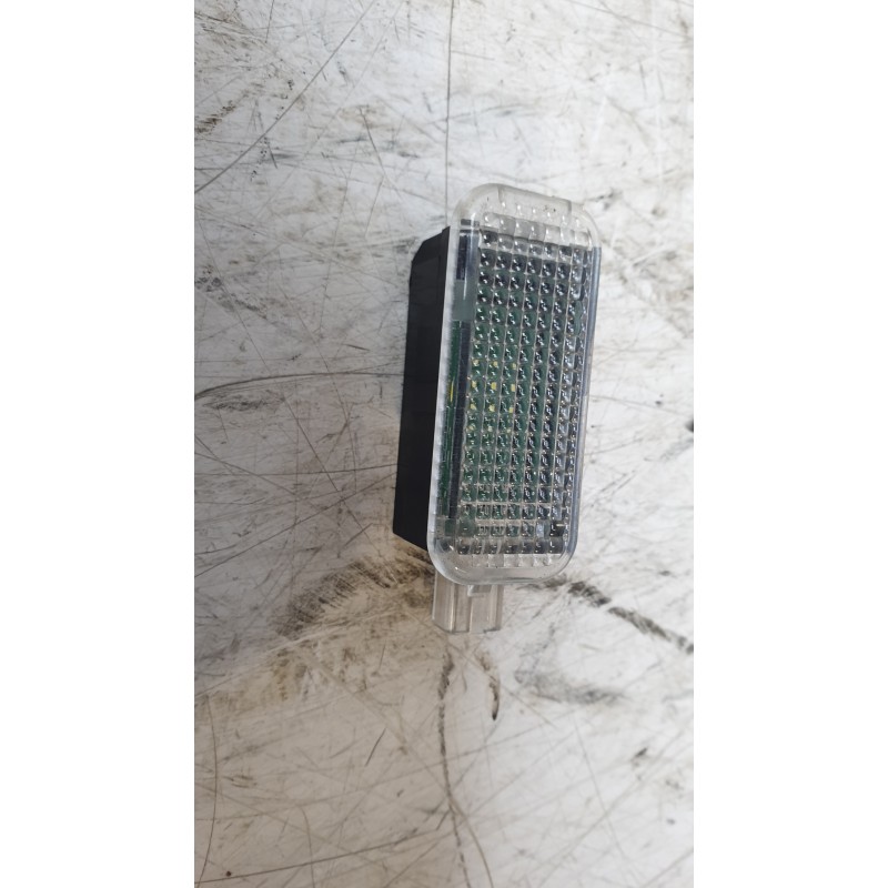 Recambio de luz interior para audi a4 b8 avant (8k5) 1.8 tfsi referencia OEM IAM 4E0947415  