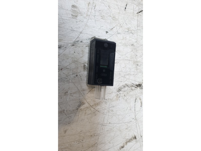 Recambio de luz interior para audi a4 b8 avant (8k5) 1.8 tfsi referencia OEM IAM 4E0947415  