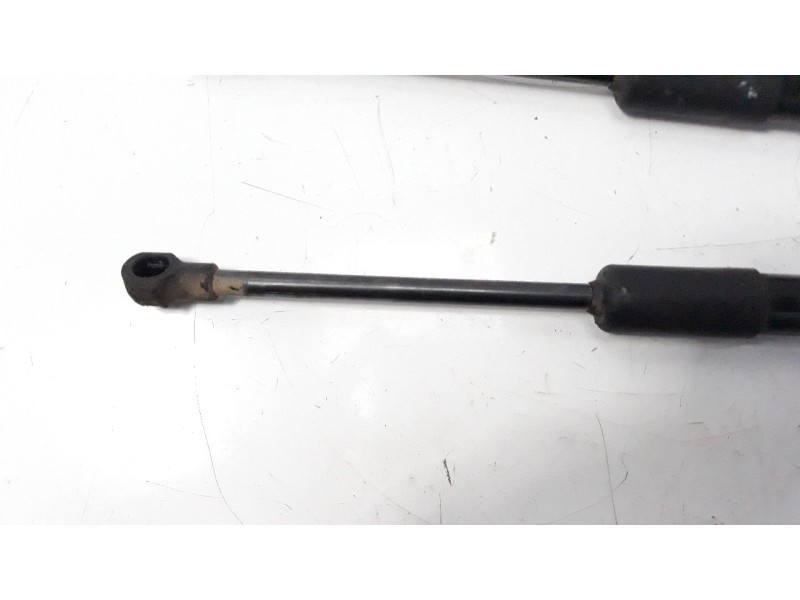 Recambio de amortiguadores capo para audi a1 sportback (8xf) attracted referencia OEM IAM 8X0823359  