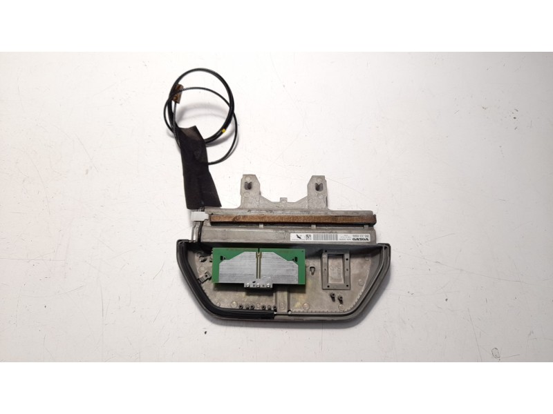 Recambio de antena para volvo xc90 2.5 20v turbo cat referencia OEM IAM 8633699  
