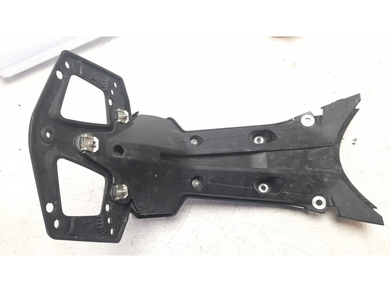 Recambio de portamatriculas para bmw r 1300 r 1300 gs referencia OEM IAM 46621541469  